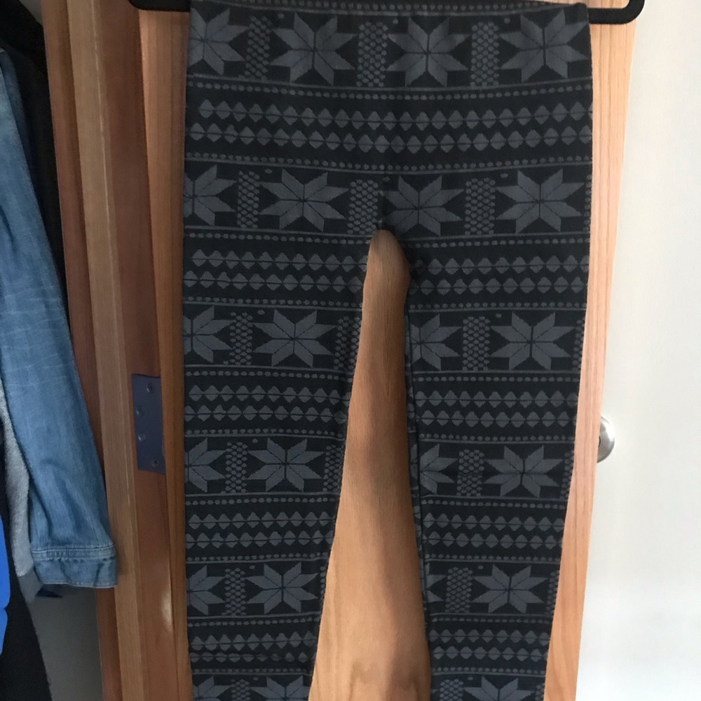 Fleece lined knit patterned leggings